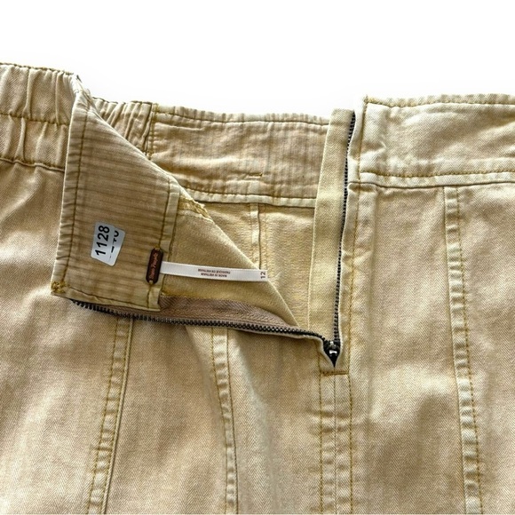 Free People Mini Skirt in “Gold Dust” Color with Front Pockets - Size 12 - Picture 6 of 9